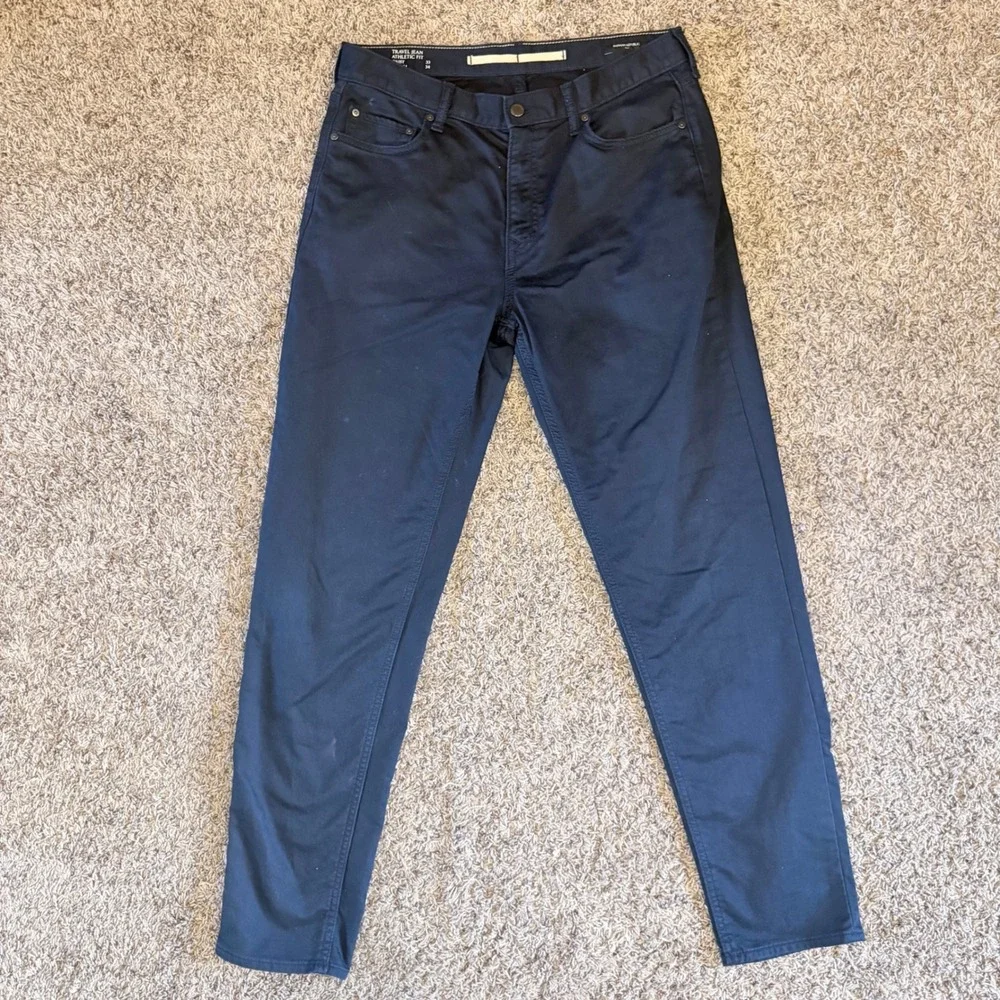 Banana Republic Travel Jean Athletic Fit True Navy 33x34 731215-03 Mens Pants